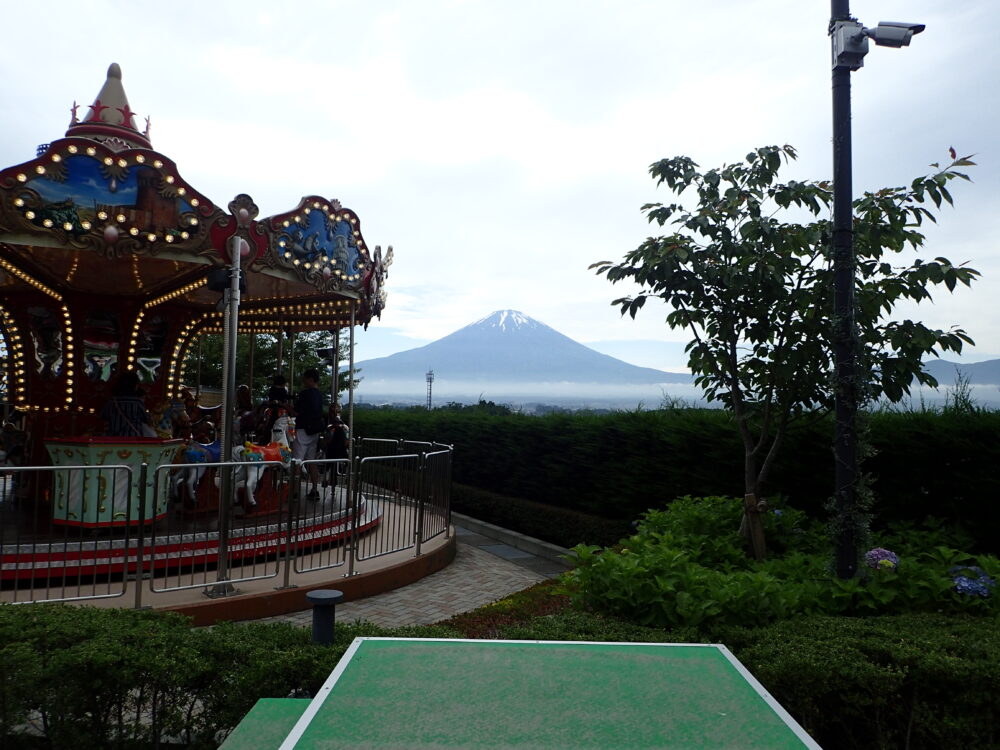 富士山とメリーゴーランド
